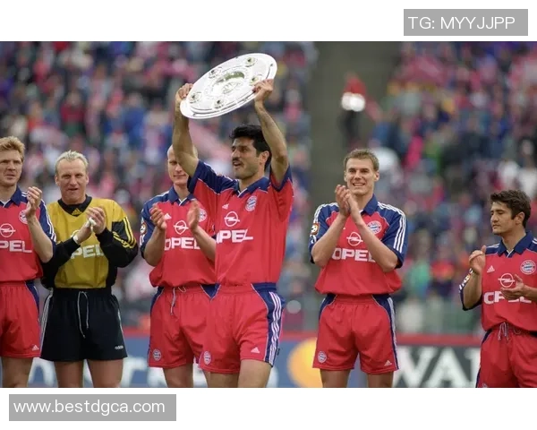 火箭队与马刺队激战正酣谁能在这场对决中笑到最后